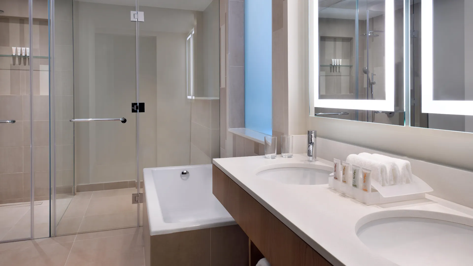 מלון Holiday Inn & Suites - Dubai Festival City By Ihg