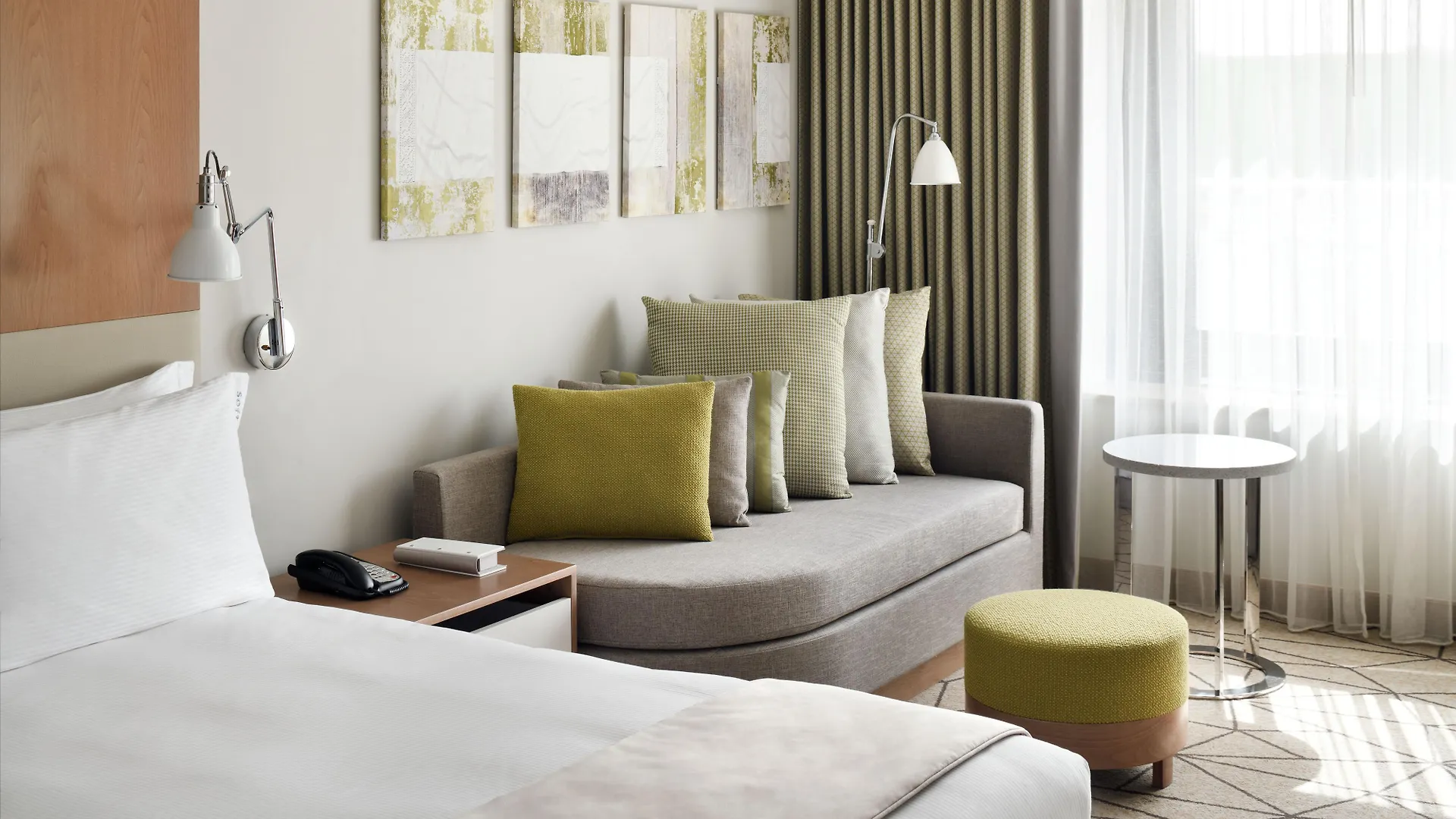 **** Отель Holiday Inn & Suites - Dubai Festival City By Ihg ОАЭ
