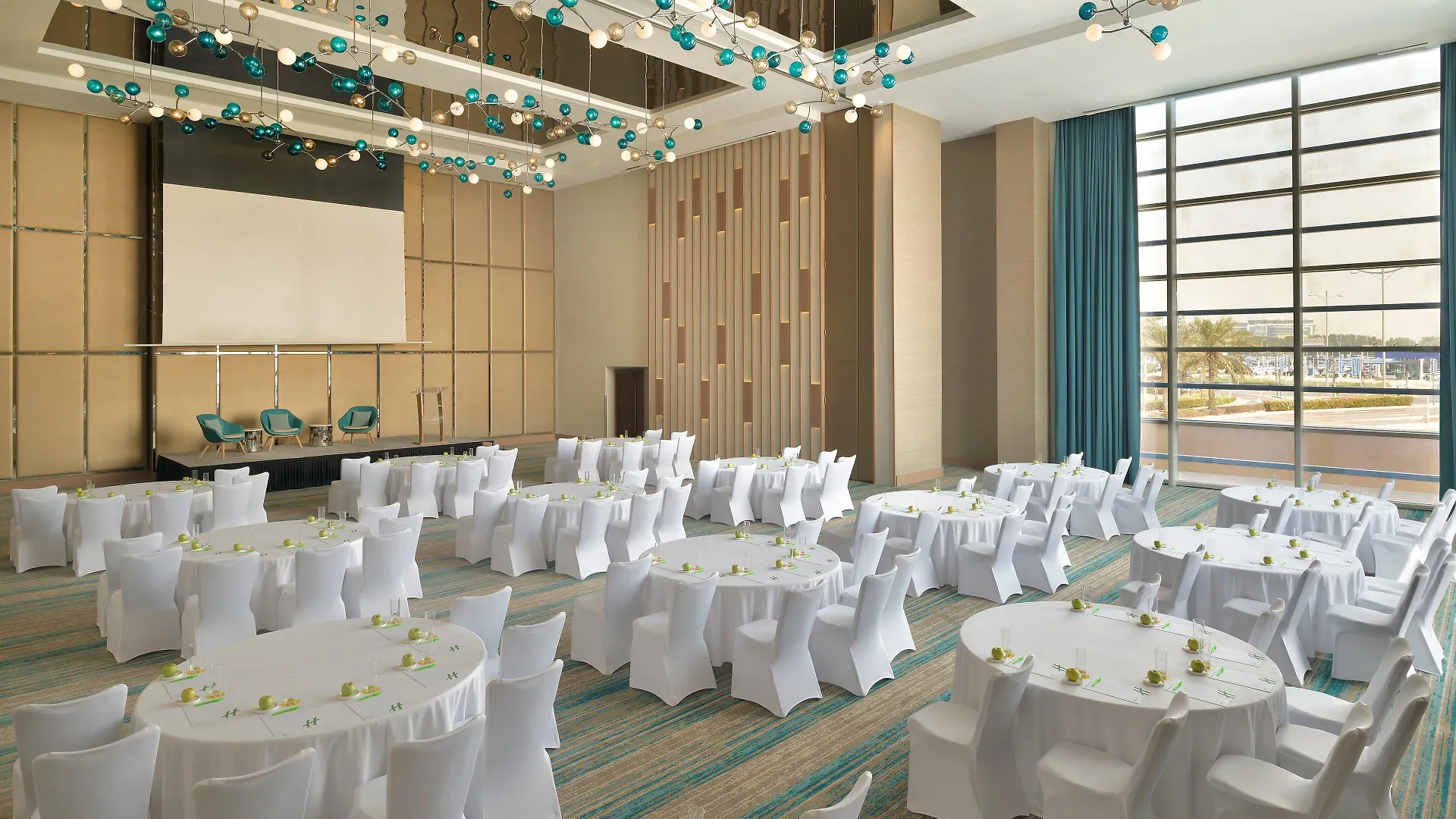 **** Отель Holiday Inn & Suites - Dubai Festival City By Ihg ОАЭ