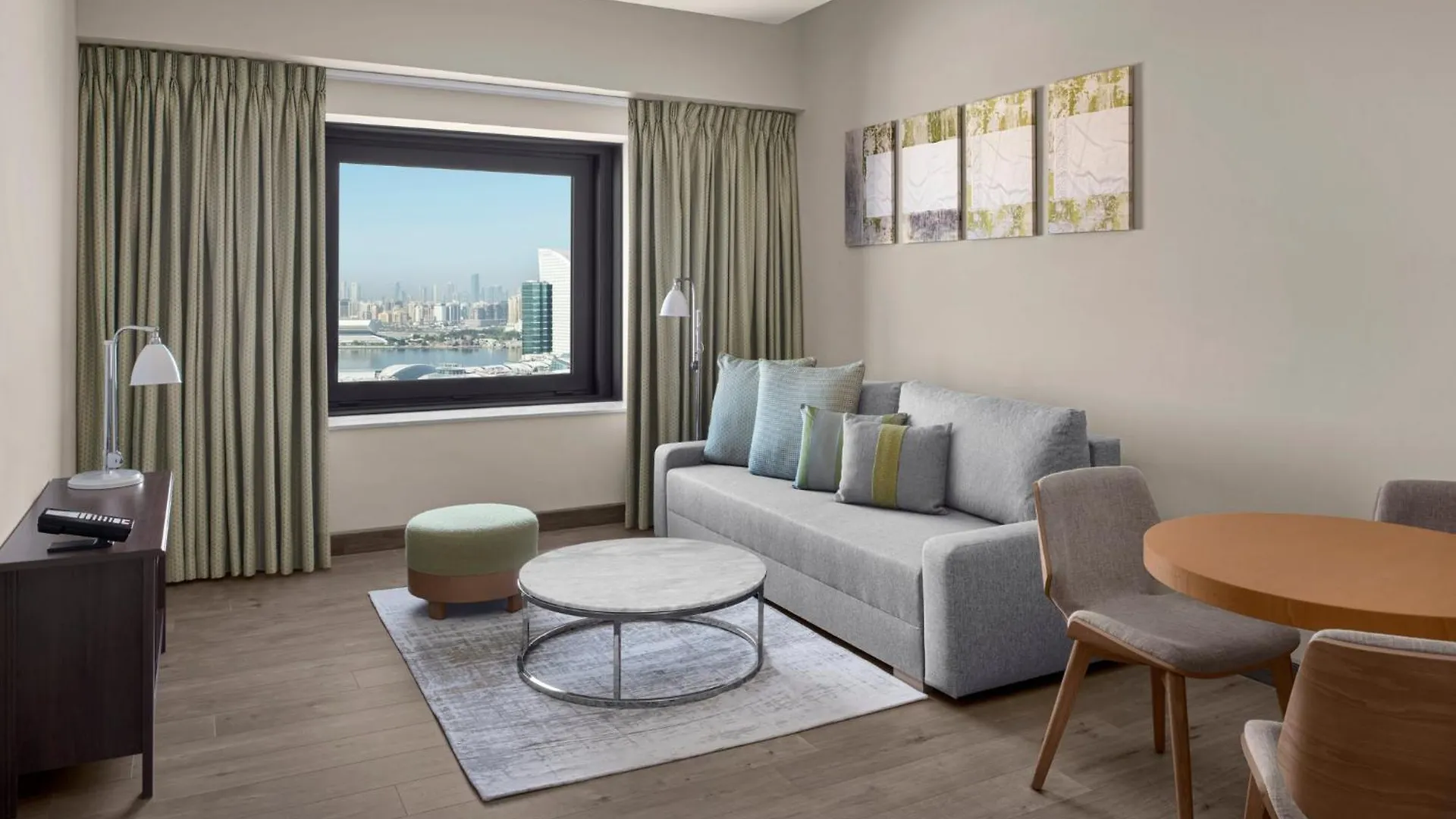 Holiday Inn & Suites - Dubai Festival City By Ihg 4*,